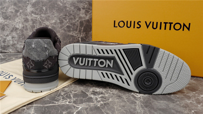 LUSV SNEAKERS