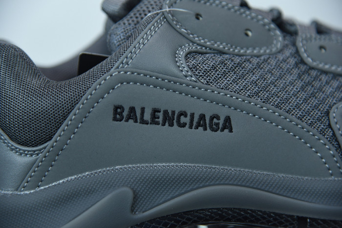 BALCIA Triple S Sneaker