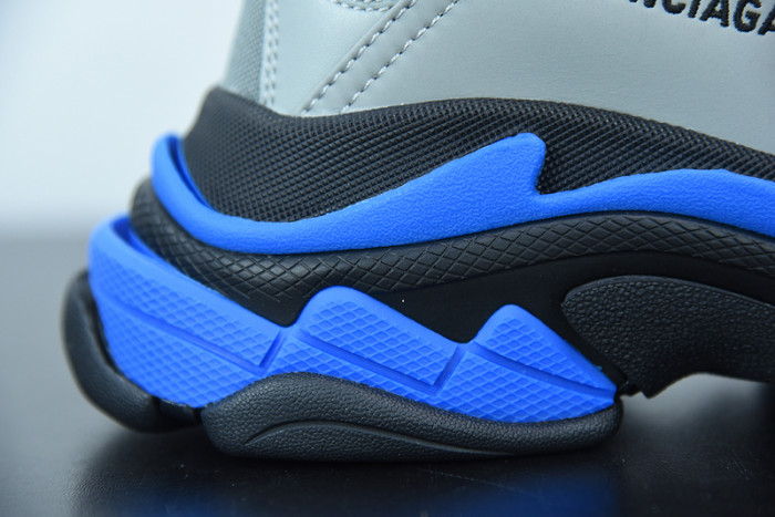 BALCIA Triple S Sneaker