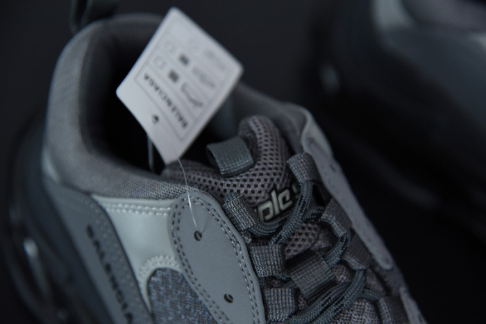 BALCIA Triple S Sneaker