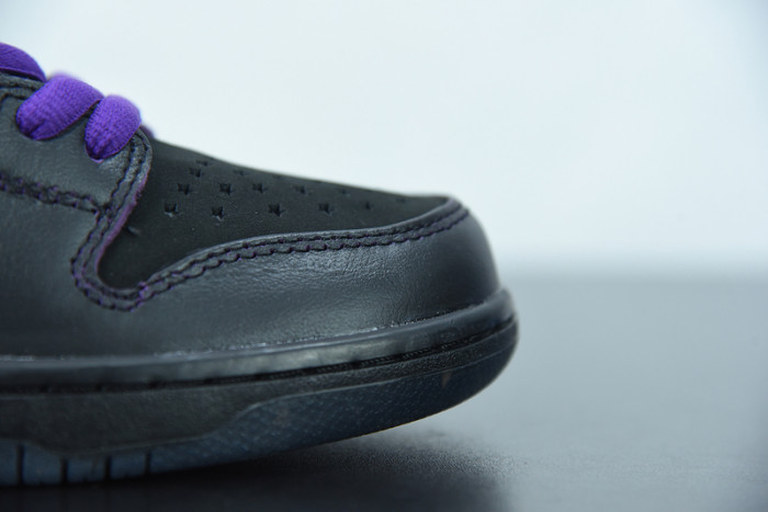 Familia X Nike SB Dunk Low "First Avenue" DJ1159-001