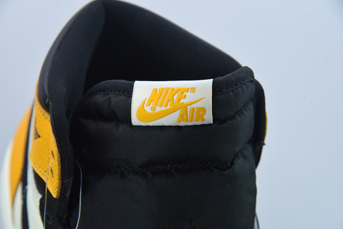 Air Jordan 1 High OG "Yellow Toe" 555088-711