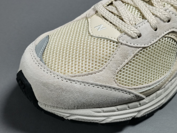 New Balance 2002R ML2002RE