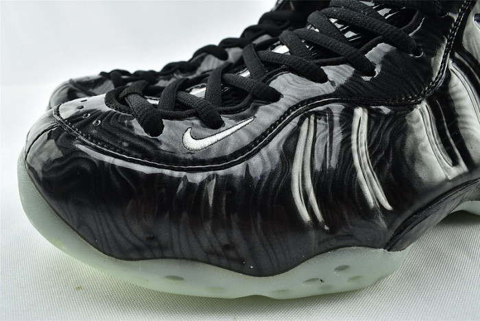 NIKE Air Foamposite One 