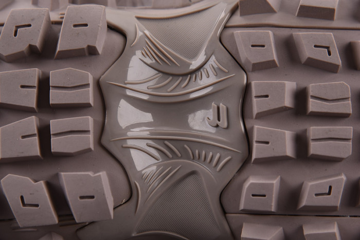 BALCIA DEFENDER SNEAKER