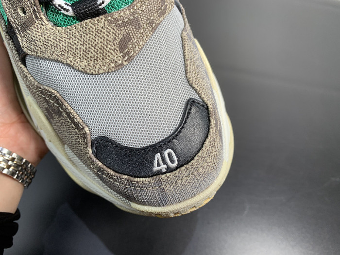 BALCIA TRIPLE S SNEAKER