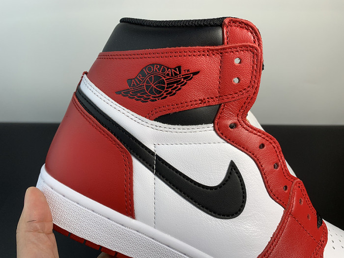 AIR JORDAN 1 RETOR HIGH OG CHICAGO RED 555088-101