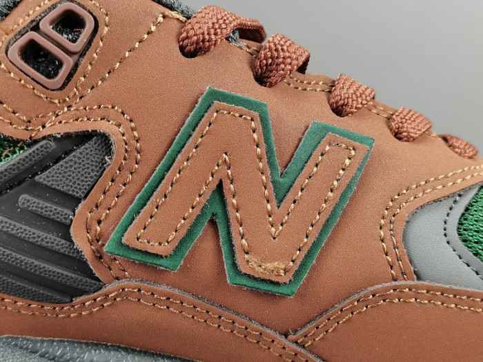 New Balance 580 Beef and Broccoli - MT580RTB