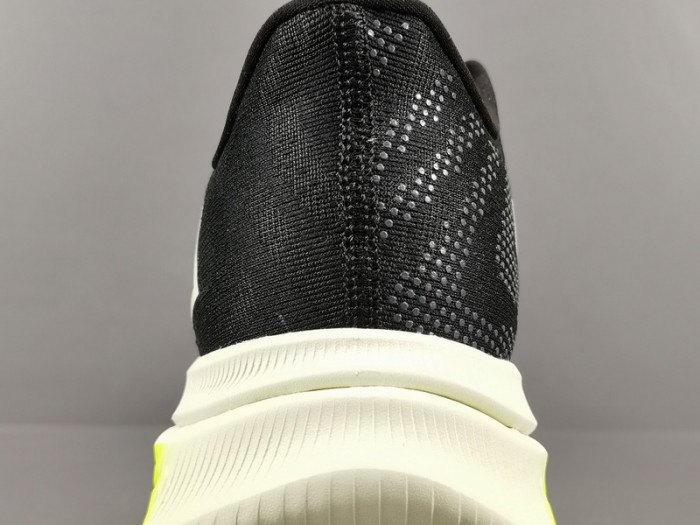 new balance fuelcell S*percomp trainer v2 black mrcxbk3