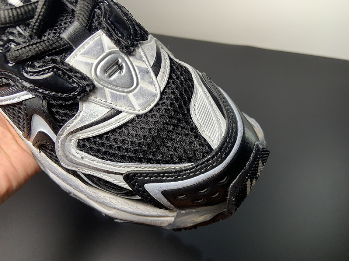 BALCIA RUNNER SNEAKER