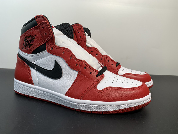AIR JORDAN 1 RETOR HIGH OG CHICAGO RED 555088-101