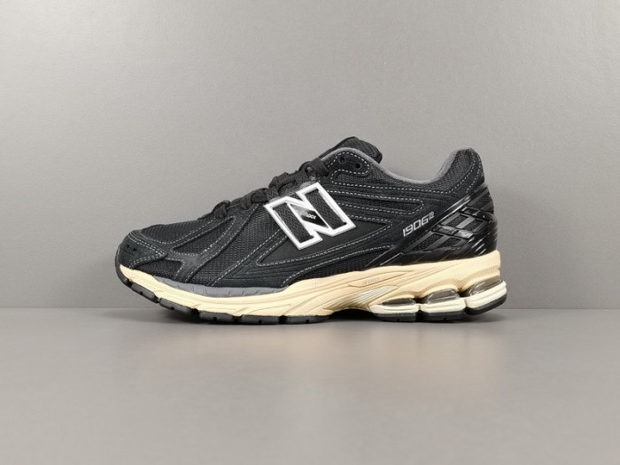 New Balance 1906R 