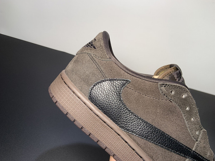 Travis Scott x Air Jordan 1 Low OG DM7866-202