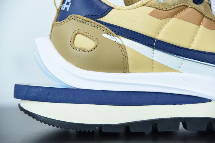 Nike Vaporwaffle sacai Tan Navy DD1875-200