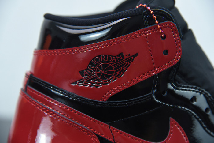 Air Jordan 1 High OG “Bred Patent” 555088-063
