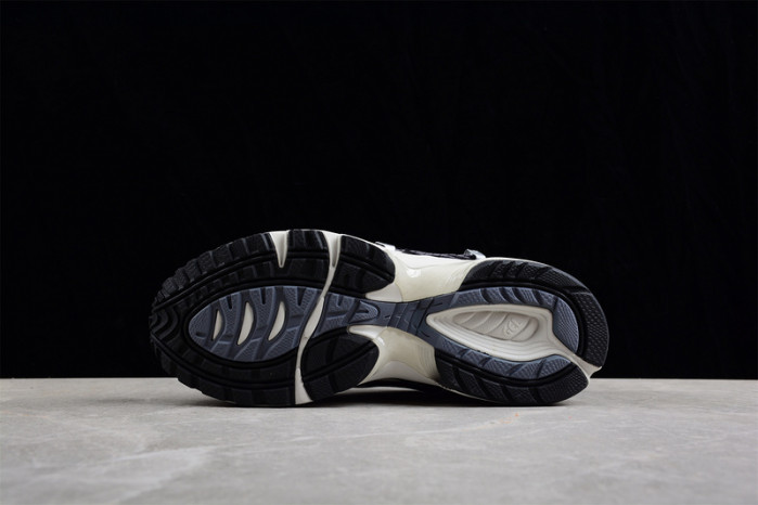 As*ic*s andersson bell x gel 1090 