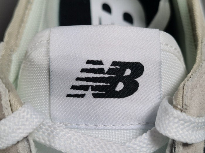 New Balance 327 Sea Salt Black MS327FE