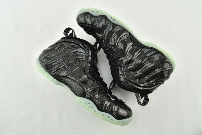 NIKE Air Foamposite One 