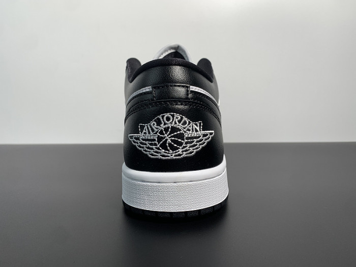 Air Jordan 1 Low Panda DC0774-101