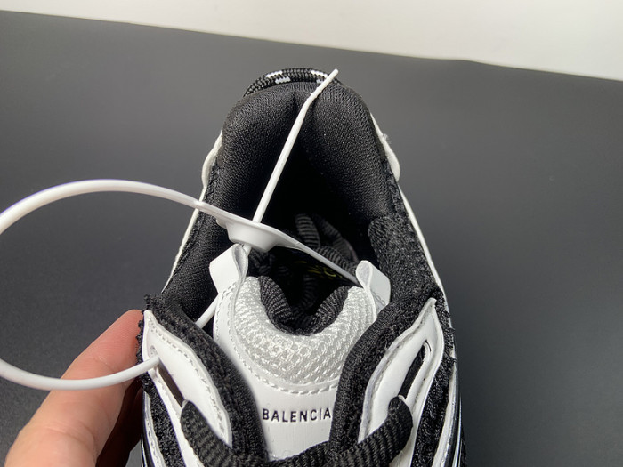 BALCIA RUNNER SNEAKER