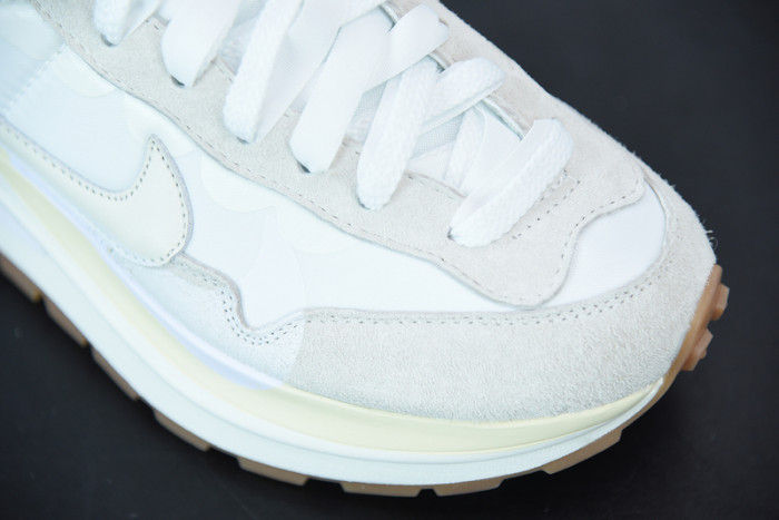 sacai x Nike Vaporwaffle "Sail" DD1875-100