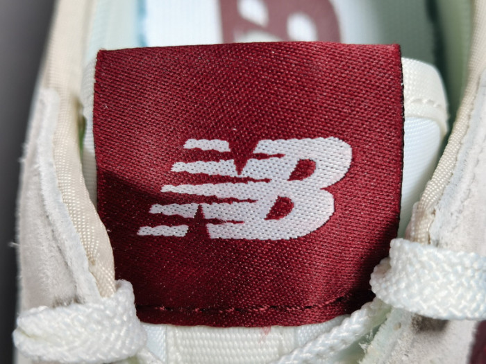 New Balance 327 Moonbeam Classic Burgundy WS327KA
