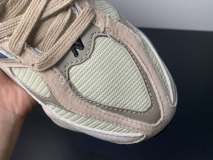 New Balance 9060 Beige Cream U9060ZBB