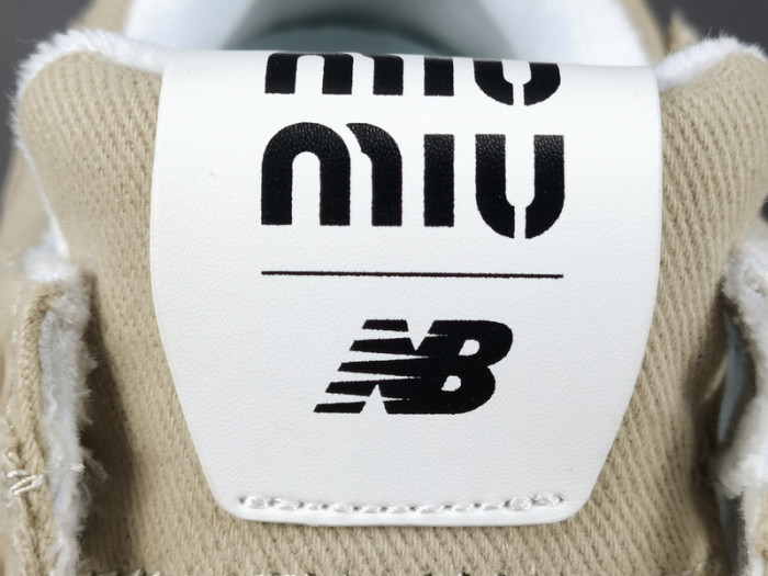 MiuMiu x New Balance 574 5E765D CSL F0044 F015