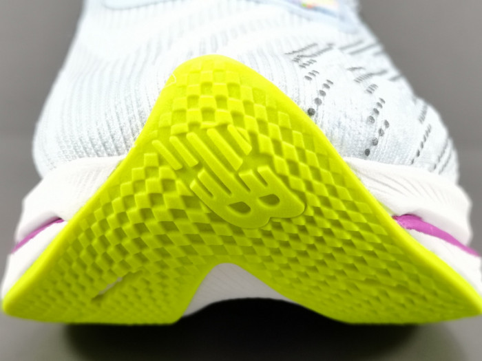 new balance nb fuel cell S*percomp trainer v2 mrcxlg3