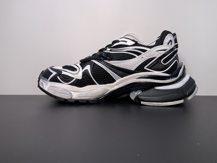 BALCIA RUNNER SNEAKER