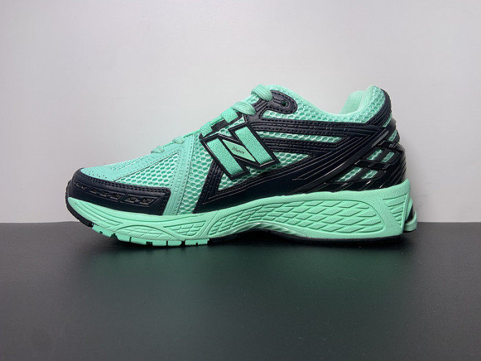 size? x New Balance 1906R "Green/Black" M1906RSB