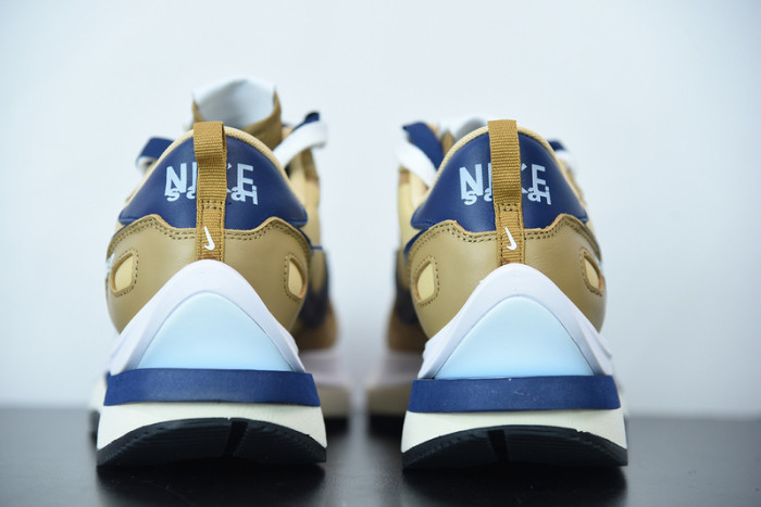 Nike Vaporwaffle sacai Tan Navy DD1875-200
