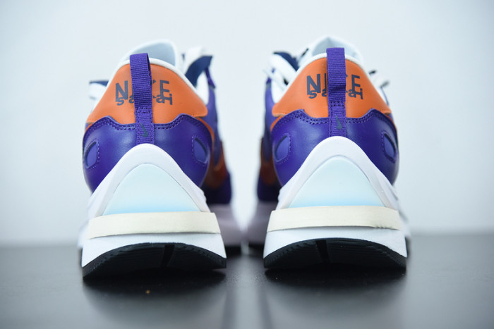 Nike Vaporwaffle sacai Iris