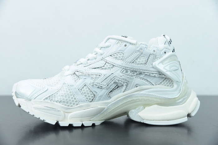 BALCIA RUNNER SNEAKER