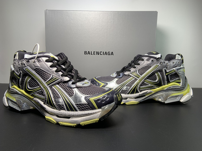 BALCIA RUNNER SNEAKER