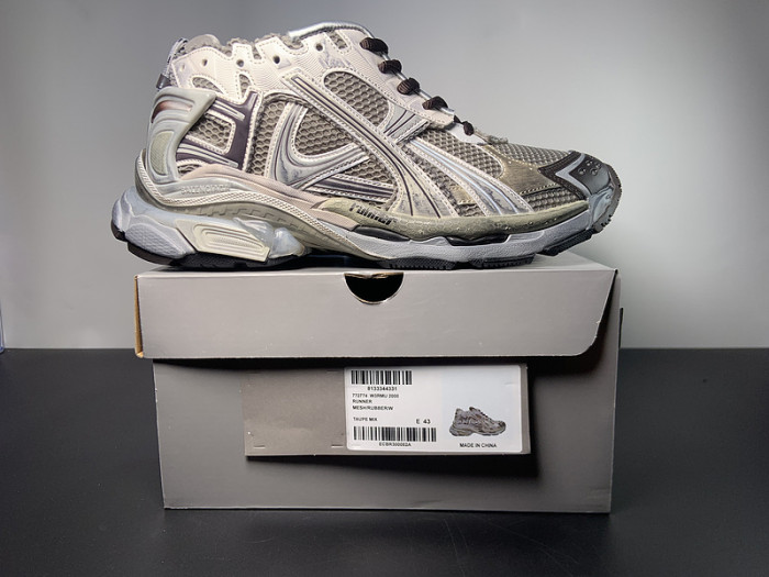 BALCIA RUNNER SNEAKER