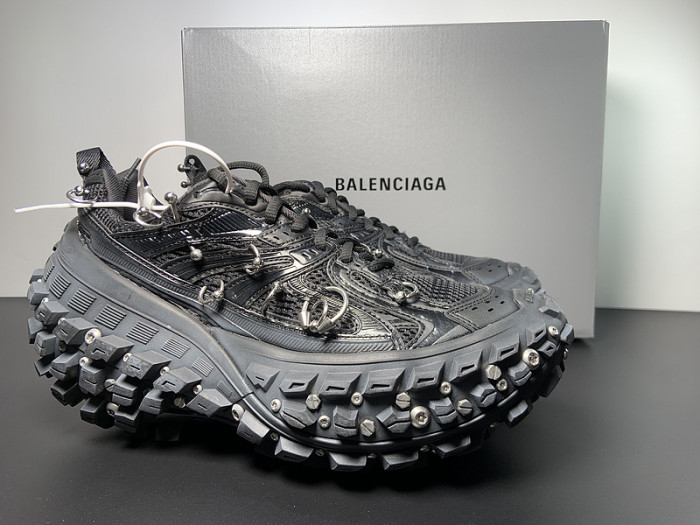 BALCIA DEFENDER SNEAKER