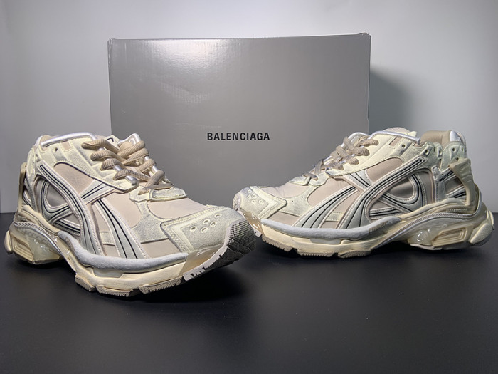 BALCIA RUNNER SNEAKER