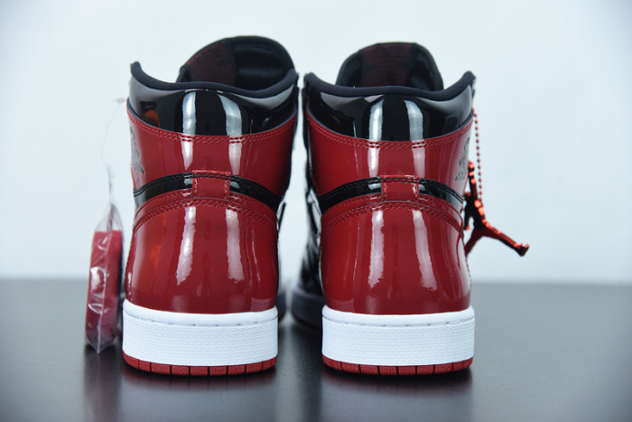 Air Jordan 1 High OG “Bred Patent” 555088-063