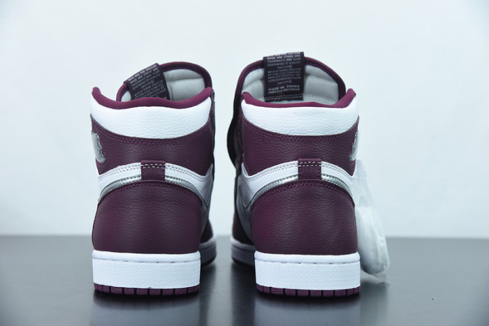 Air Jordan 1 High OG “Bordeaux” 555088-611