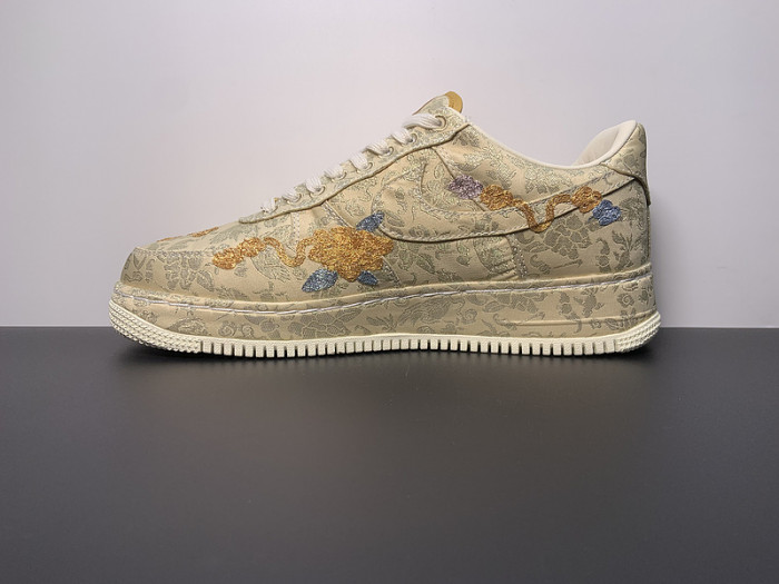 NIKE AIR FORCE 1 LOW 07 