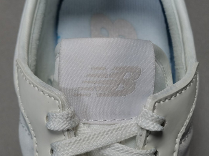 (WMNS) New Balance 327 