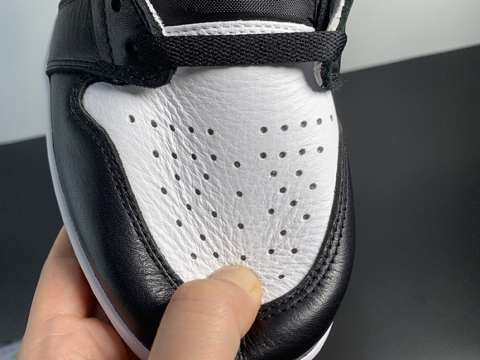 air Jordan 1 Retro Low OG Black Toe - CZ0790-106