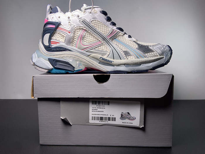 BALCIA RUNNER SNEAKER