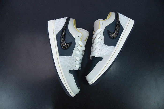 Air Jordan 1 Low Beaded Swoosh - DV1762-001