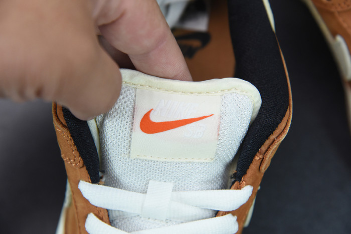 Nike Dunk Low " Wheat " DH1319-200