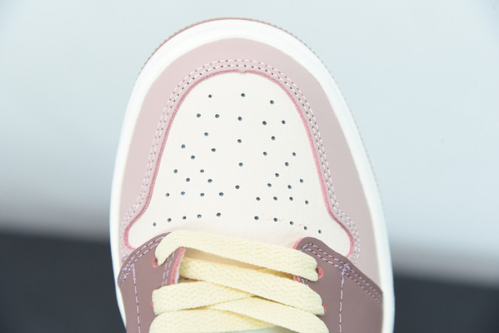 Air Jordan 1 Mid DO7440-821