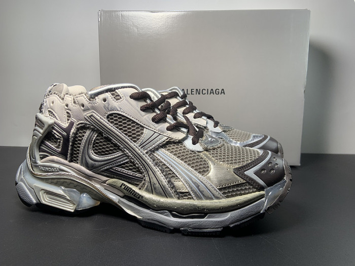 BALCIA RUNNER SNEAKER