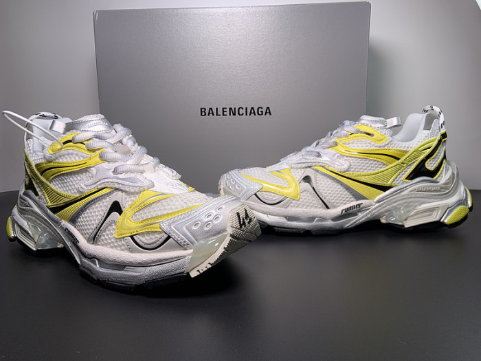 BALCIA RUNNER SNEAKER