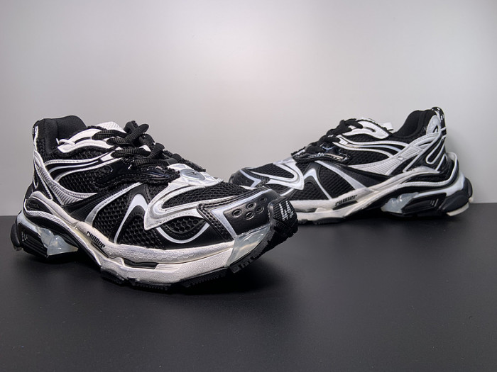 BALCIA RUNNER SNEAKER